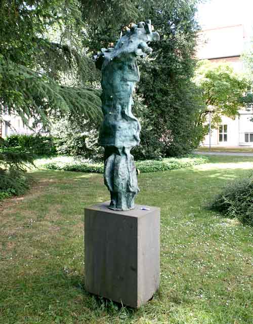 Skulptur Chaosmos von Roberto Matta