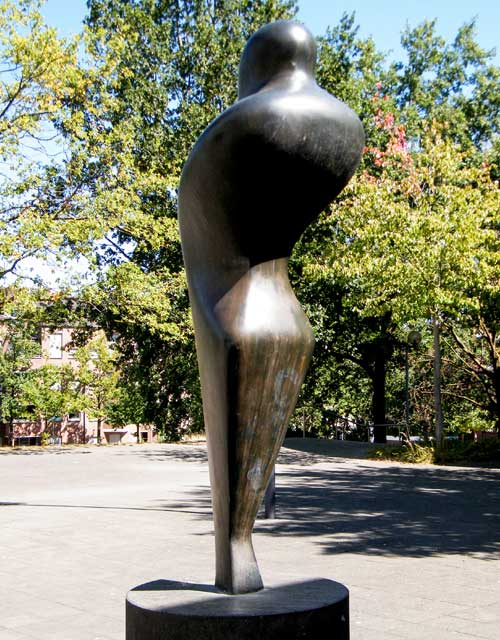 Skulptur: Figur von David Lauer (3)