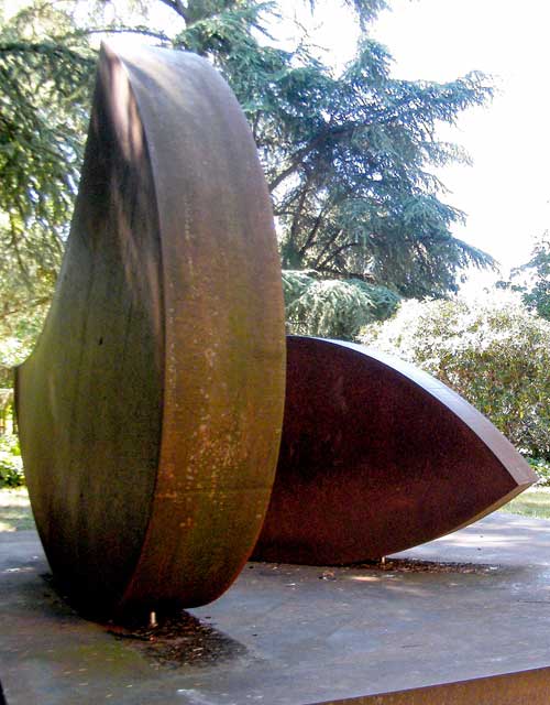 Skulptur: Position im Schwerpunkt von Wolfgang Nestler (1)